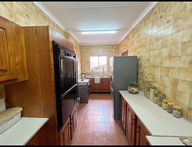 3 BEDROOM HOUSE TO LET IN VANDERBIJLPARK CW 3